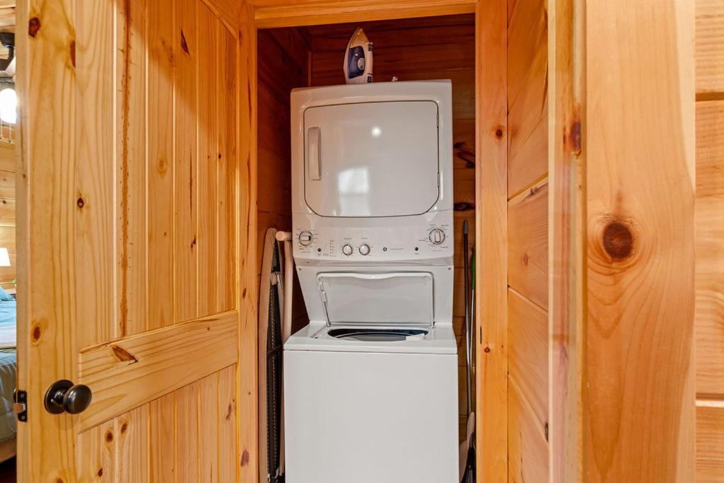 Bobcat Den By Eden Crest Villa Gatlinburg Eksteriør billede