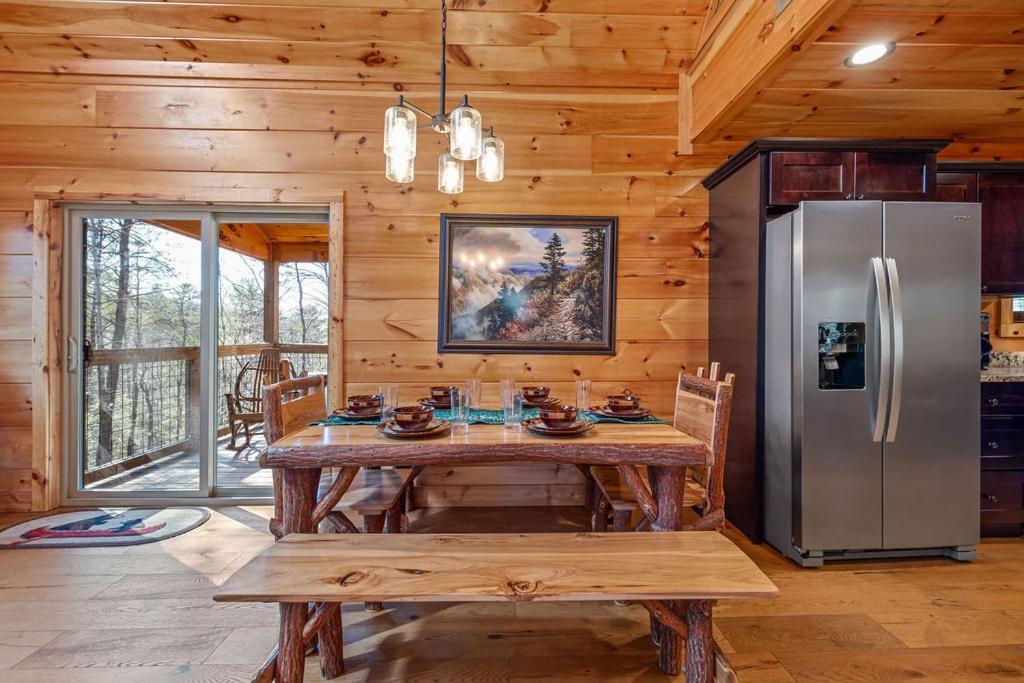 Bobcat Den By Eden Crest Villa Gatlinburg Eksteriør billede