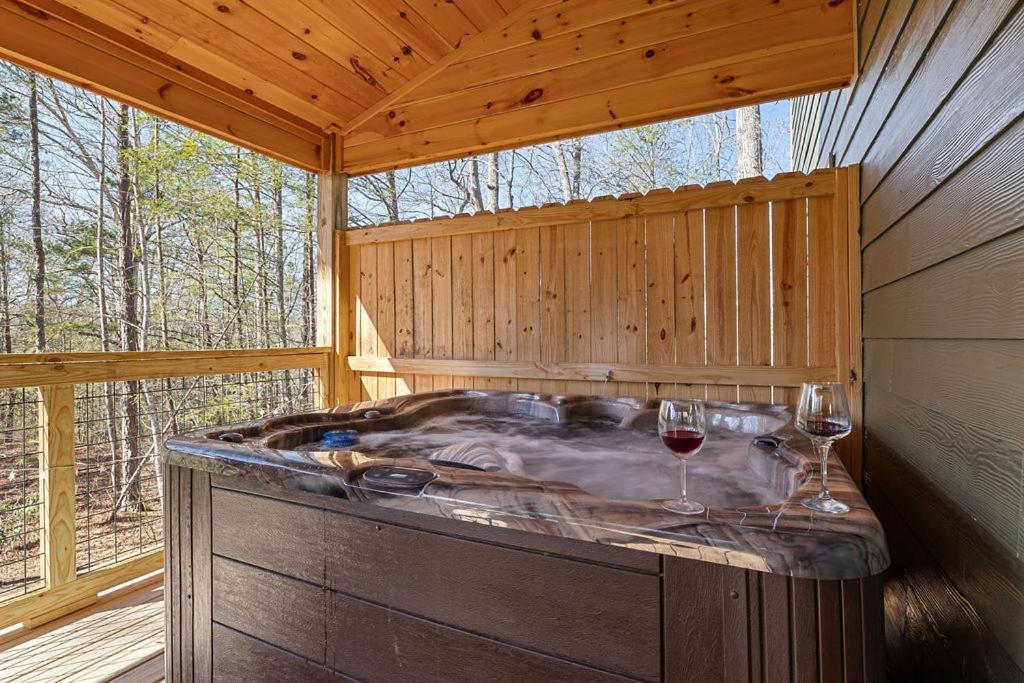 Bobcat Den By Eden Crest Villa Gatlinburg Eksteriør billede