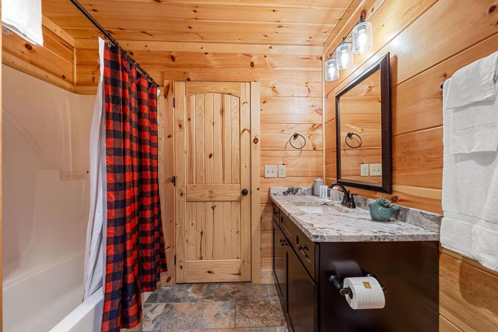 Bobcat Den By Eden Crest Villa Gatlinburg Eksteriør billede